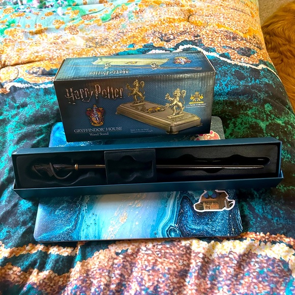 Harry Potter World- Wand and Wand Stand. NWOT directly from Universal Studio’s! - Picture 2 of 8